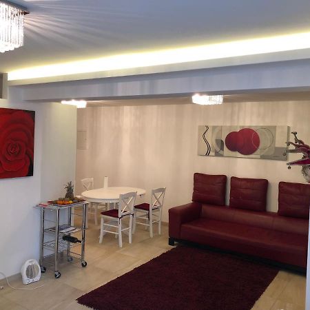 Guest House Valerija Icici Bagian luar foto