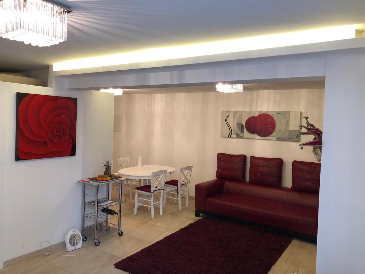 Guest House Valerija Icici Bagian luar foto
