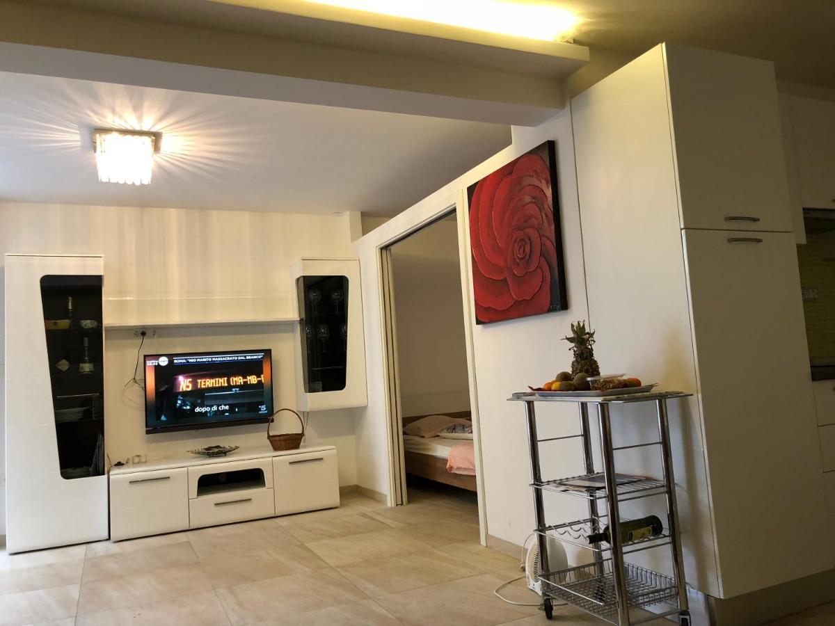Guest House Valerija Icici Bagian luar foto