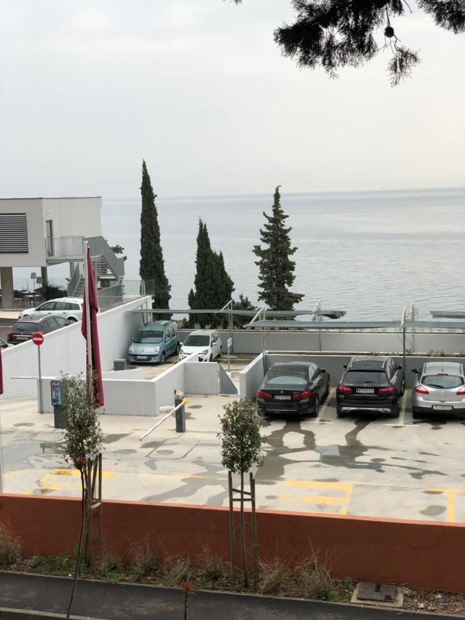 Guest House Valerija Icici Bagian luar foto